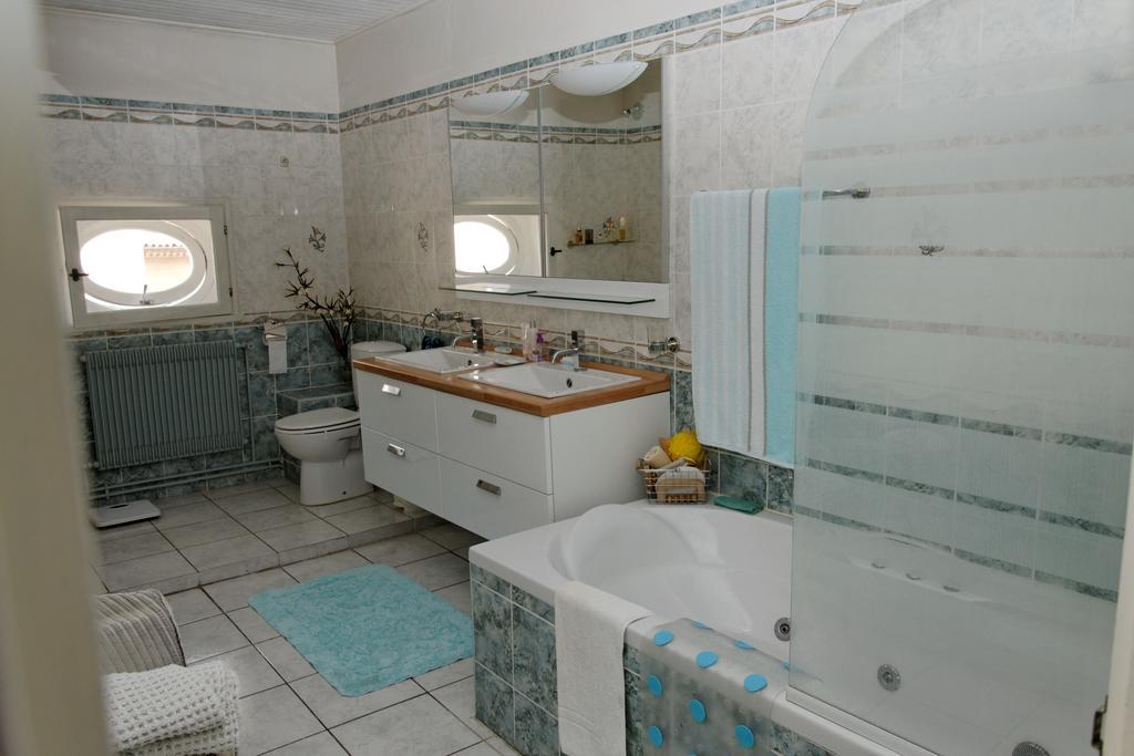 Bed and Breakfast L'Orchidee Ginestas Exterior foto